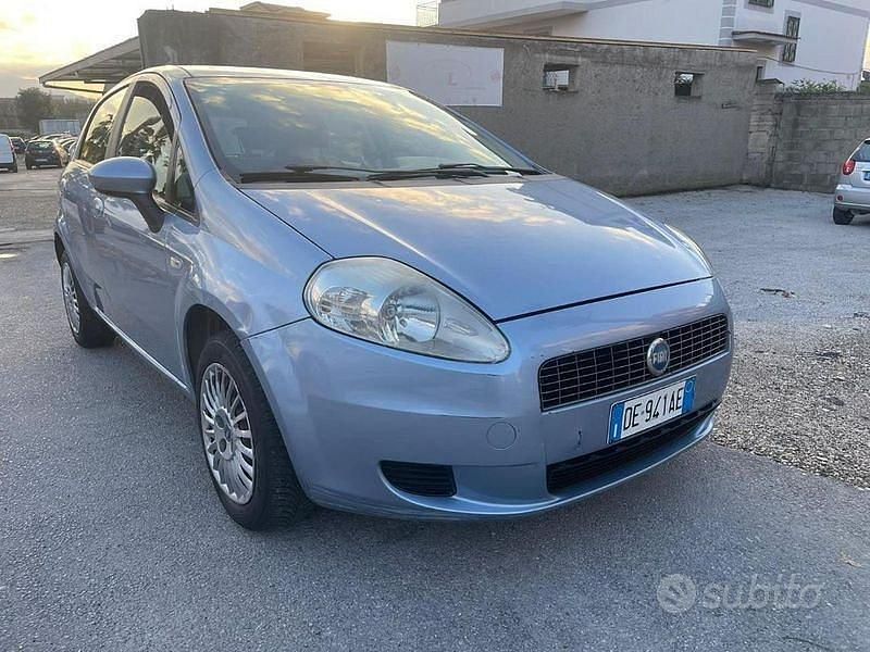 Usata Fiat Grande Punto Dynamic 77 CV (56 kW) 2007 Blu Utilitaria