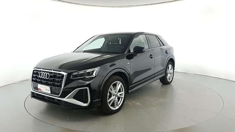 Nero mito metallizzato Usata 2024 Audi Q2 S-Line SUV | 33.500 € (Buon prezzo) - Immagine 1/4