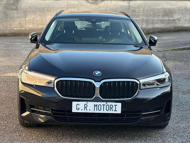 Usata BMW 520 Luxury Line 190 CV (139 kW) 2022 Nero Station wagon