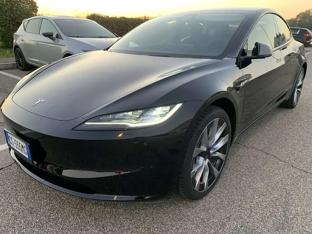 Usata Tesla Model 3 Long Range AWD 359 kW (489 CV) 2023 Nero Berlina