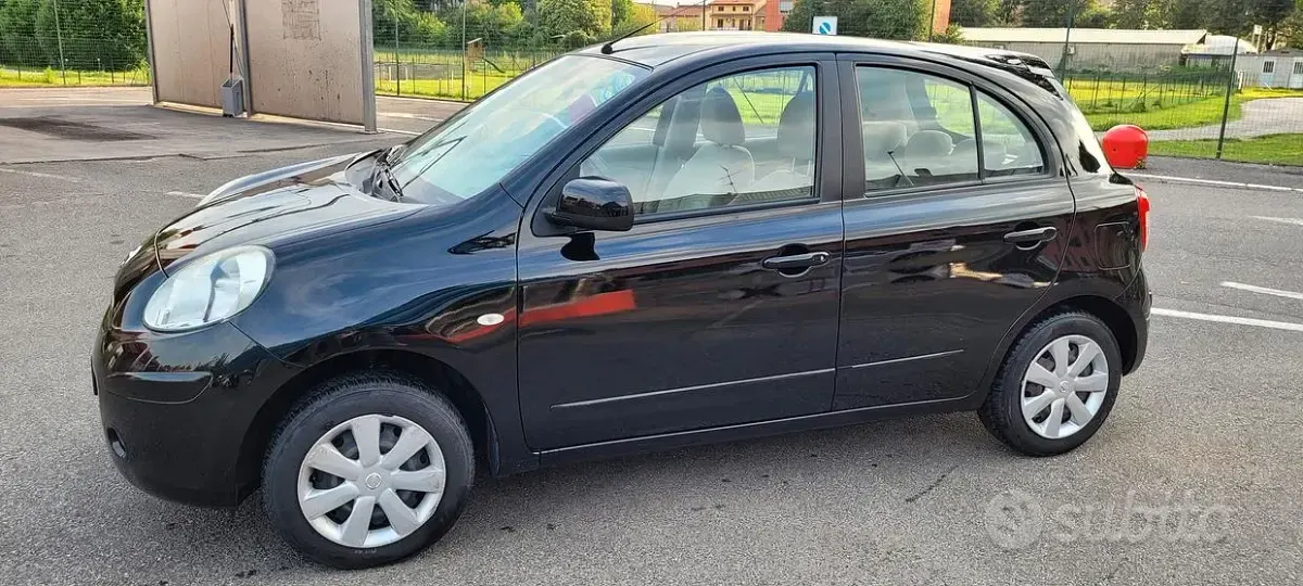 Usata Nissan Micra Acenta 80 CV (58 kW) 2011 Nero Utilitaria