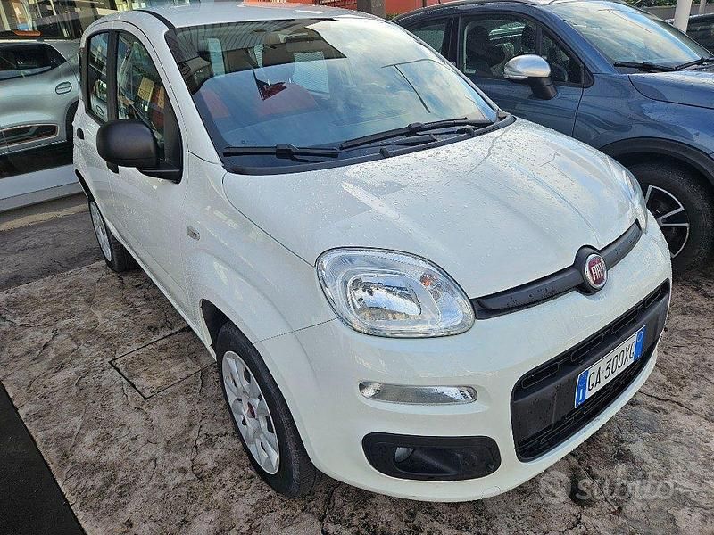 Usata Fiat Panda Easy 84 CV (61 kW) 2020 Bianco pastello Utilitaria