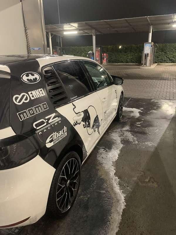 Usata VW Golf VI Highline 105 CV (77 kW) 2010 Utilitaria