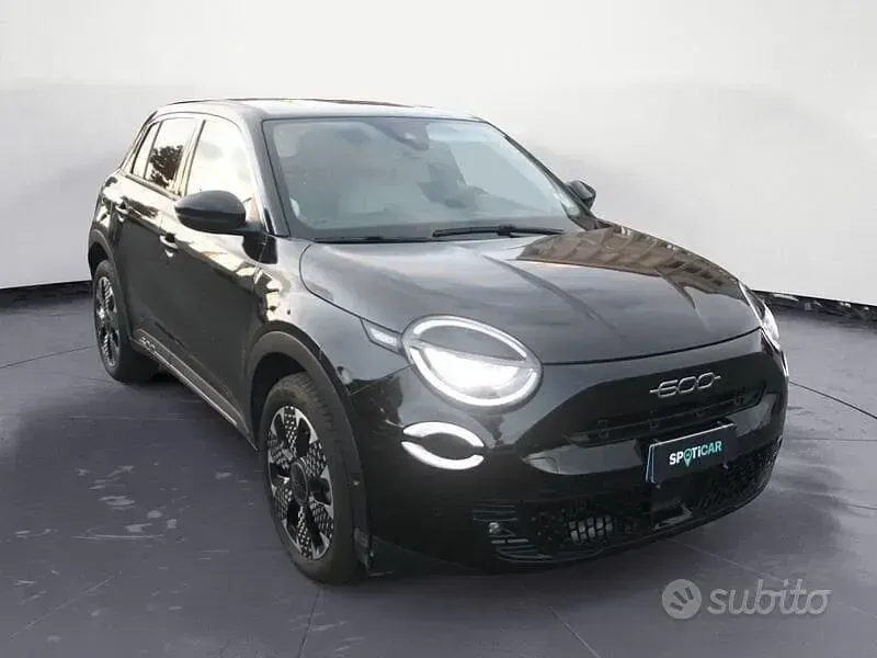 Usata Fiat 600 La Prima 110 CV (80 kW) 2025 Nero SUV