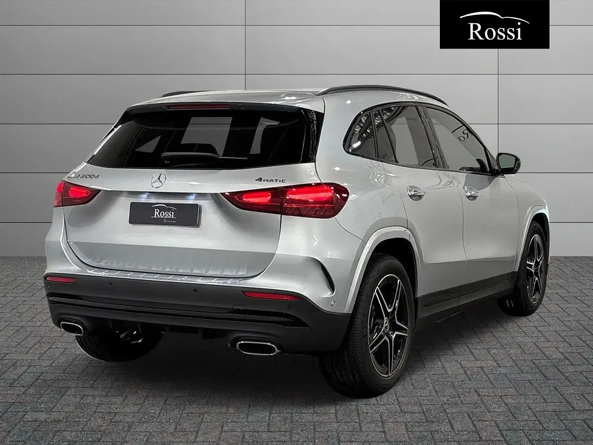 Ny Mercedes GLA200 150 HK (110 kW) 2025 Vit SUV