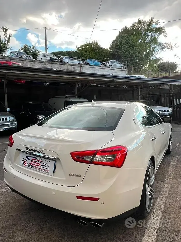 Usata Maserati Ghibli 275 CV (202 kW) 2015 Bianco Berlina