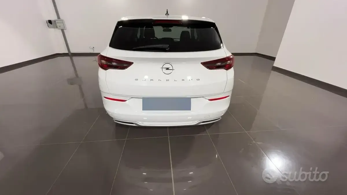 Usata Opel Grandland X Business Elegance 131 CV (96 kW) 2023 Bianco SUV