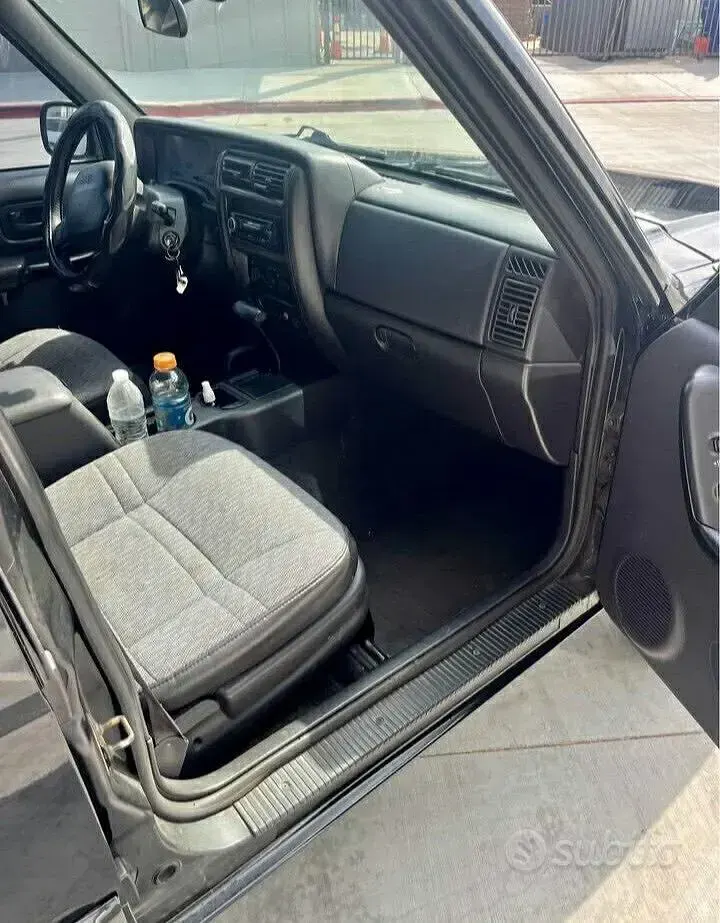Usata Jeep Cherokee Limited 177 CV (130 kW) 2001 Nero SUV