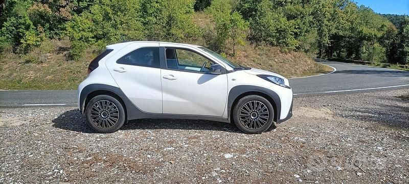 Usata Toyota Aygo X 72 CV (52 kW) 2022 Bianco SUV