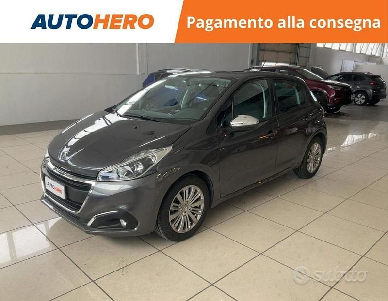 Grigio Usata 2019 Peugeot 208 Due volumi | 8399 € (Buon prezzo) - Immagine 1/2