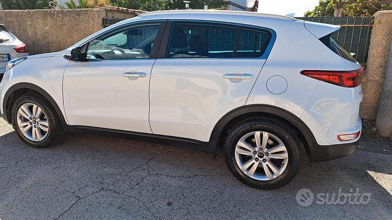 Bianco Usata 2018 Kia Sportage SUV | 14.600 € (Buon prezzo) - Immagine 1/4