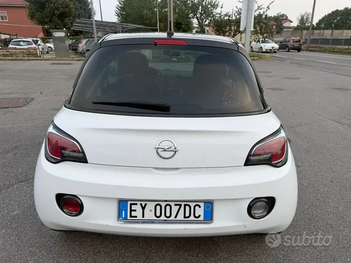 Usata Opel Adam Rocks Rocks 69 CV (50 kW) 2015 Bianco Utilitaria