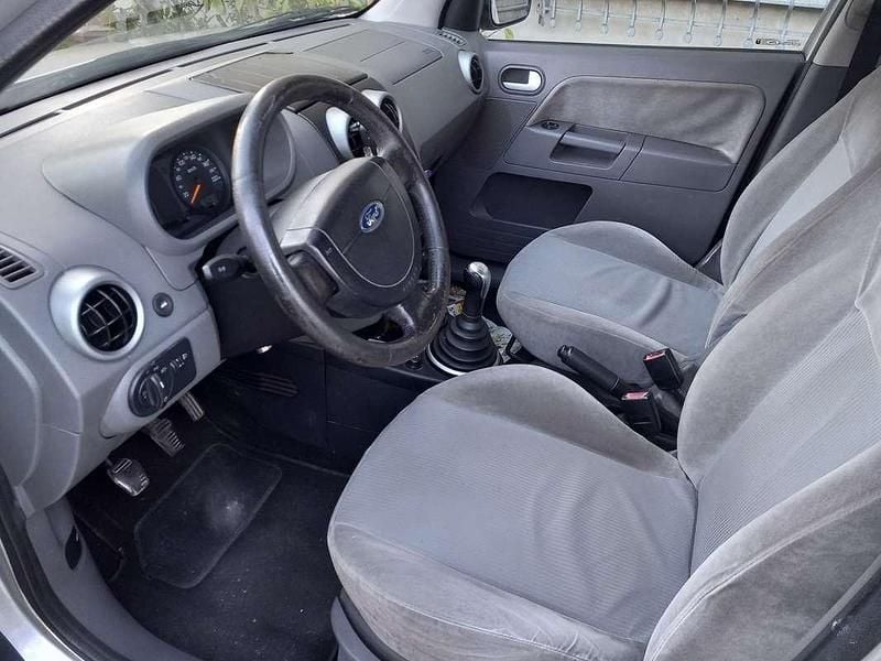 Usata Ford Fusion 68 CV (50 kW) 2003 Utilitaria