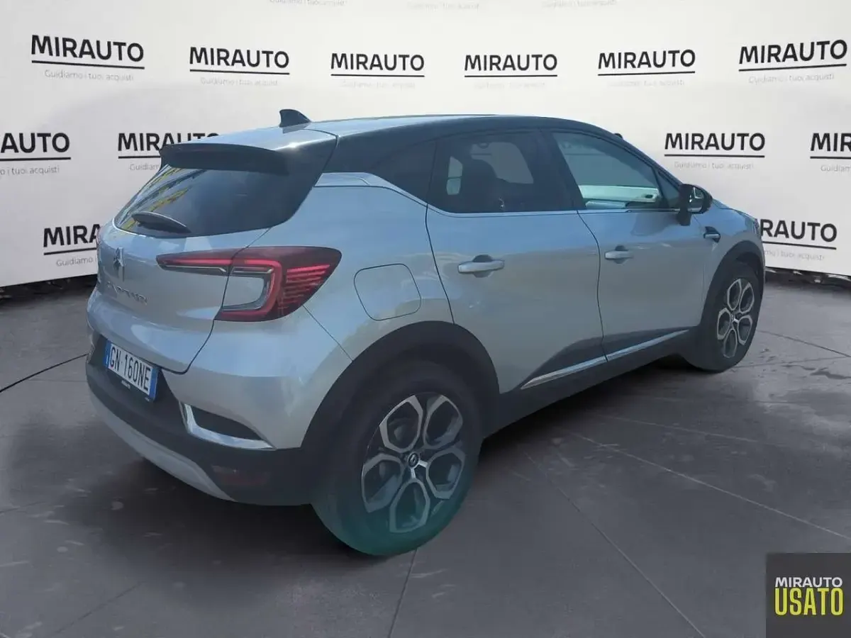 Usata Renault Captur Techno 101 CV (74 kW) 2023 Argento SUV