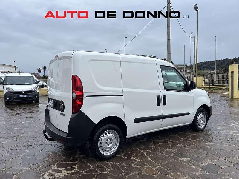 Usata Fiat Doblò 105 CV (77 kW) 2019 Bianco Monovolume