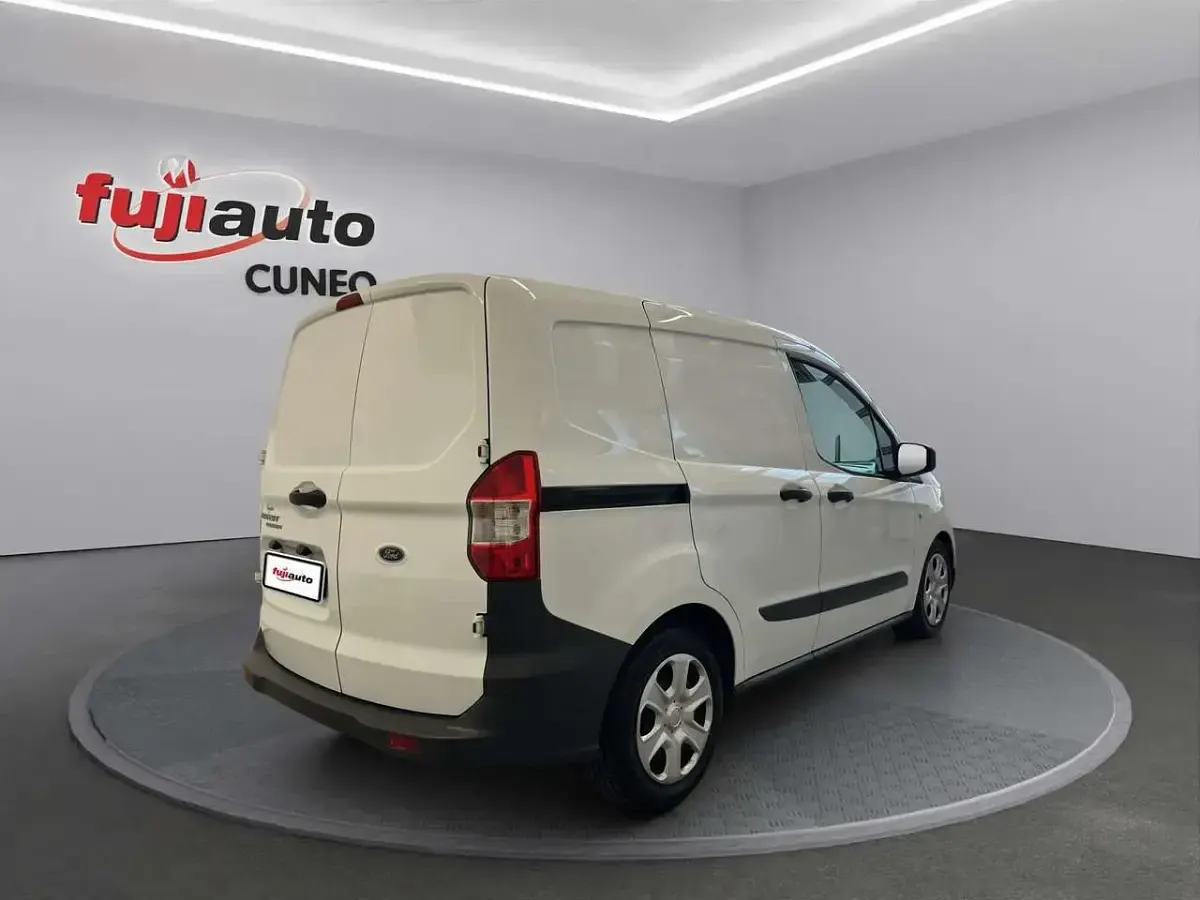 Usata Ford Transit Courier Titanium 101 CV (74 kW) 2022 Bianco Furgone