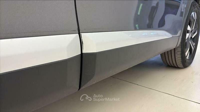 Usata Peugeot 2008 131 CV (96 kW) 2022 Gray SUV