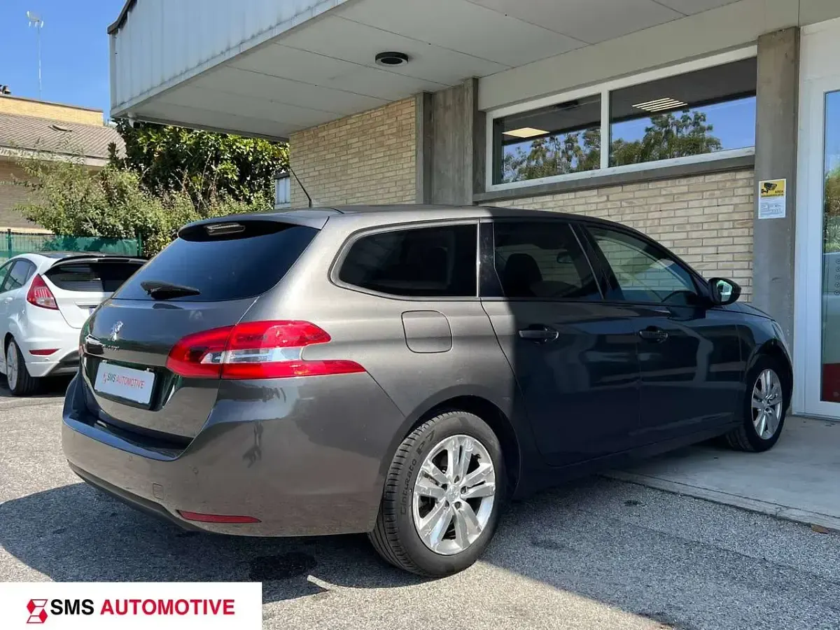Usata Peugeot 308 Business-Line 131 CV (96 kW) 2019 Grigio Station wagon