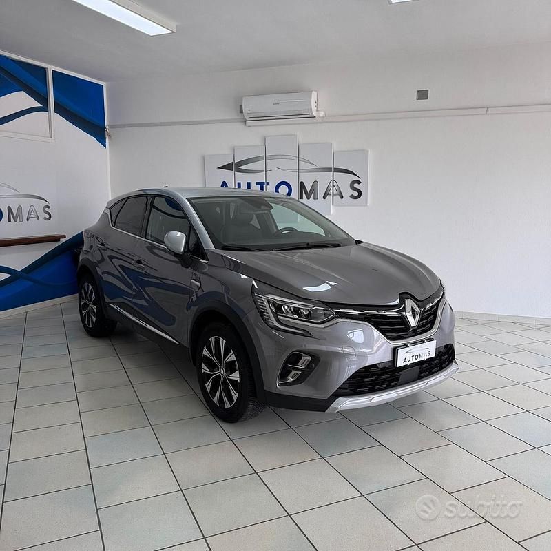 Usata Renault Captur Techno 91 CV (66 kW) 2024 Grigio SUV