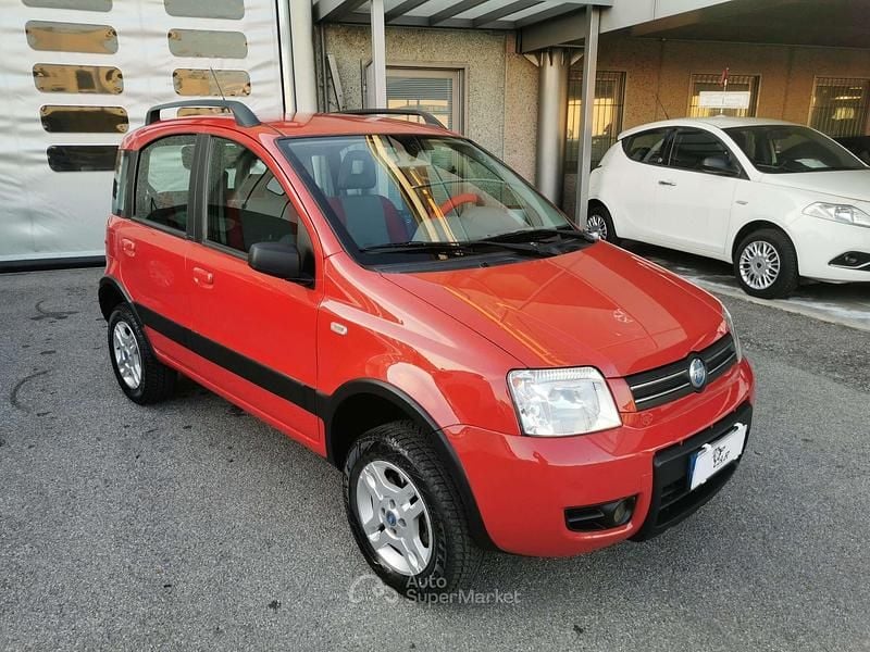 Usata Fiat Panda 4x4 Climbing 69 CV (50 kW) 2006 Rosso Utilitaria