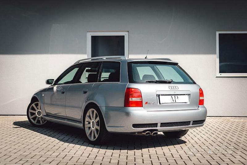 Usata Audi RS4 381 CV (280 kW) 2000 Grigio Station wagon