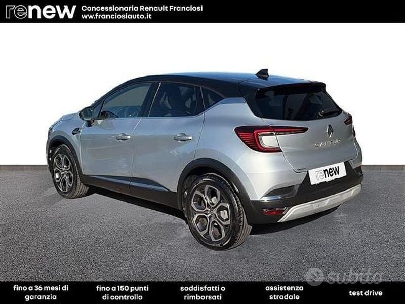 Usata Renault Captur Techno 101 CV (74 kW) 2023 Grigio chiaro SUV