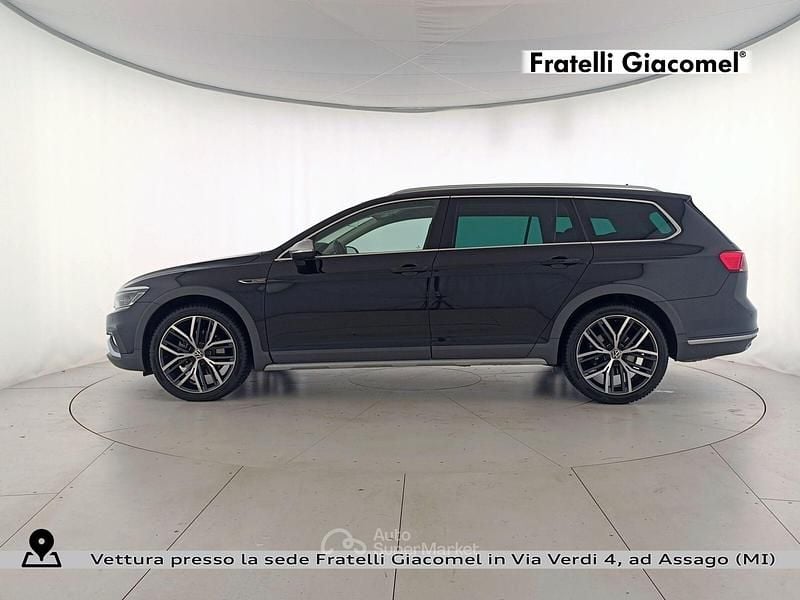 Usata VW Passat Alltrack 200 CV (147 kW) 2022 Nero Station wagon