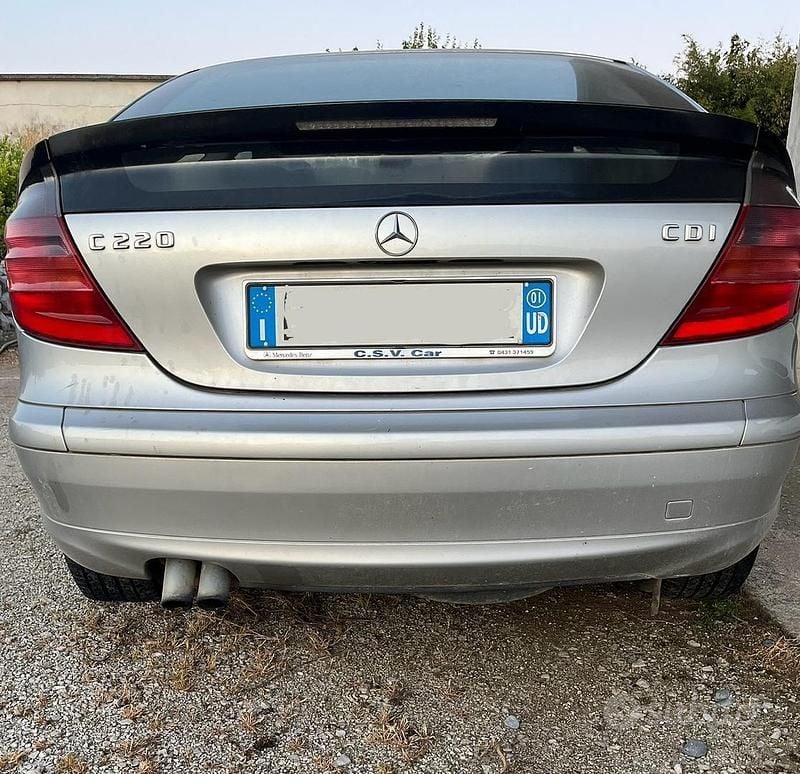 Usata Mercedes C220 143 CV (105 kW) 2001 Grigio Coupé