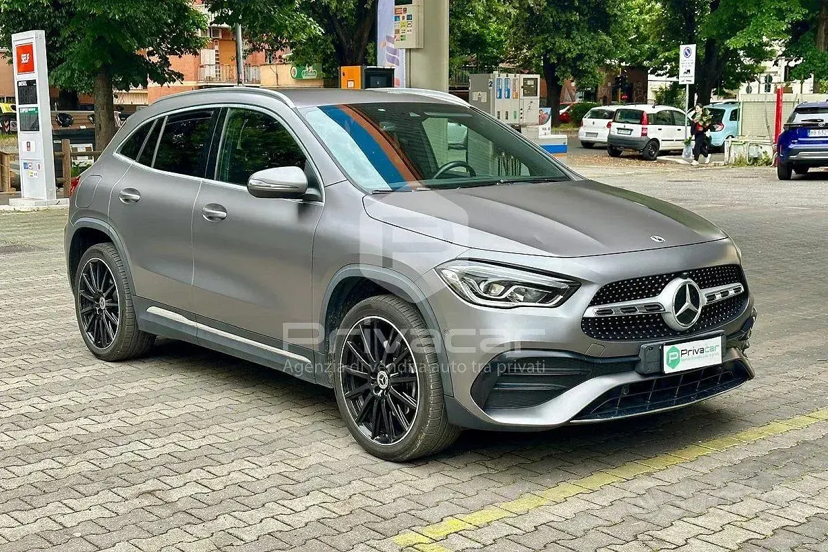 Usata Mercedes GLA250 Premium 160 CV (117 kW) 2021 Grigio SUV