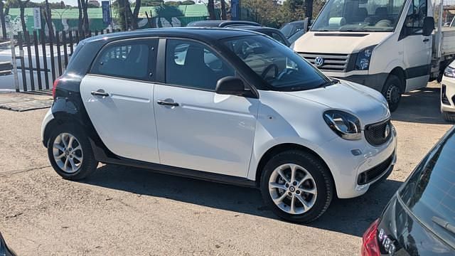Usata Smart ForFour 71 CV (52 kW) 2015 Bianco(met.) Utilitaria