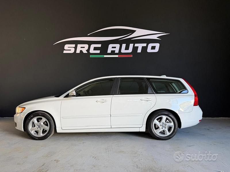 Usata Volvo V50 R-Design 115 CV (84 kW) 2012 Bianco Station wagon