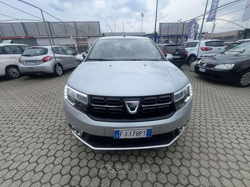 Usata Dacia Sandero Ambiance 90 CV (66 kW) 2017 Grigio Utilitaria