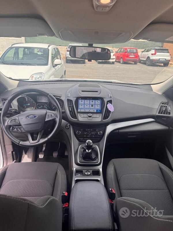 Usata Ford Kuga 120 CV (88 kW) 2019 Bianco SUV