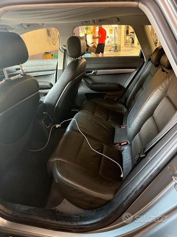 Begagnad Audi A6 240 HK (176 kW) 2011 Grå Kombi