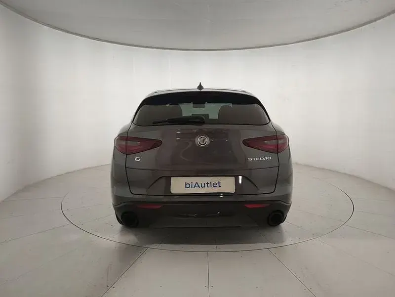 Usata Alfa Romeo Stelvio Executive 190 CV (139 kW) 2022 Grigio SUV