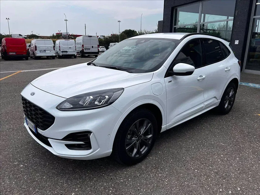 Usata Ford Kuga ST-Line 225 CV (165 kW) 2023 Bianco frozen SUV
