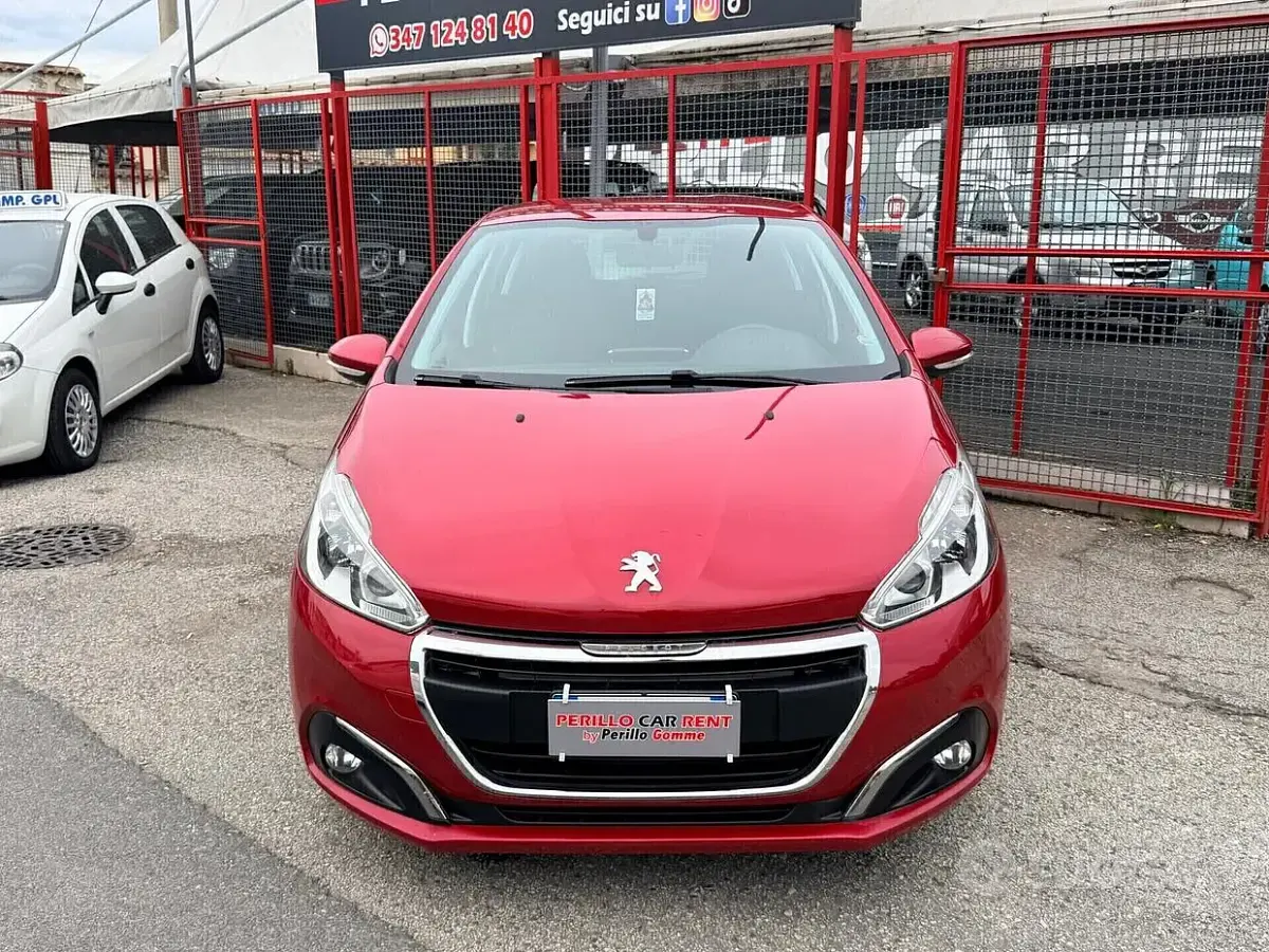 Usata Peugeot 208 Allure 82 CV (60 kW) 2017 Rosso Utilitaria