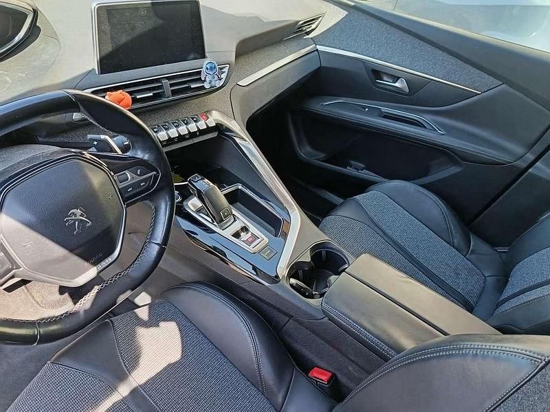 Usata Peugeot 3008 Allure 131 CV (96 kW) 2018 Argento SUV