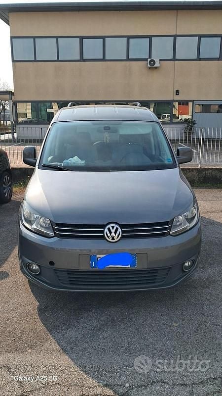Usata VW Caddy 102 CV (75 kW) 2013 Grigio Monovolume