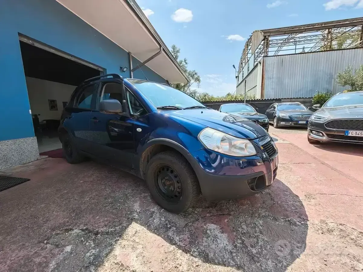 Usata Fiat Sedici 120 CV (88 kW) 2008 Bluazzurro SUV