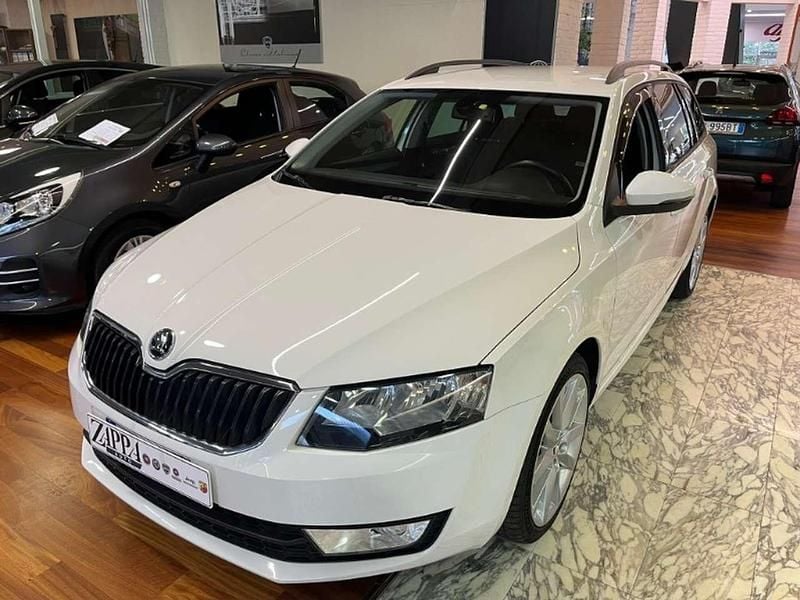 Bianco Usata 2014 Skoda Octavia Elegance Station wagon | 9900 € - Immagine 1/4