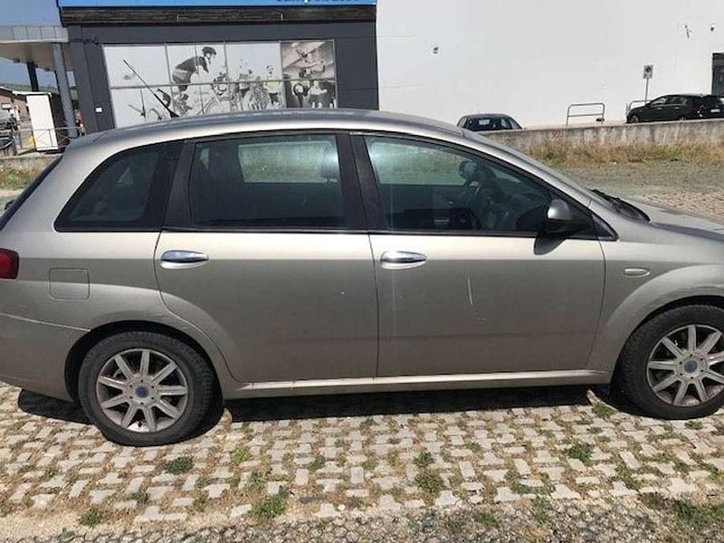 Usata Fiat Croma Emotion 150 CV (110 kW) 2006 Argento Berlina