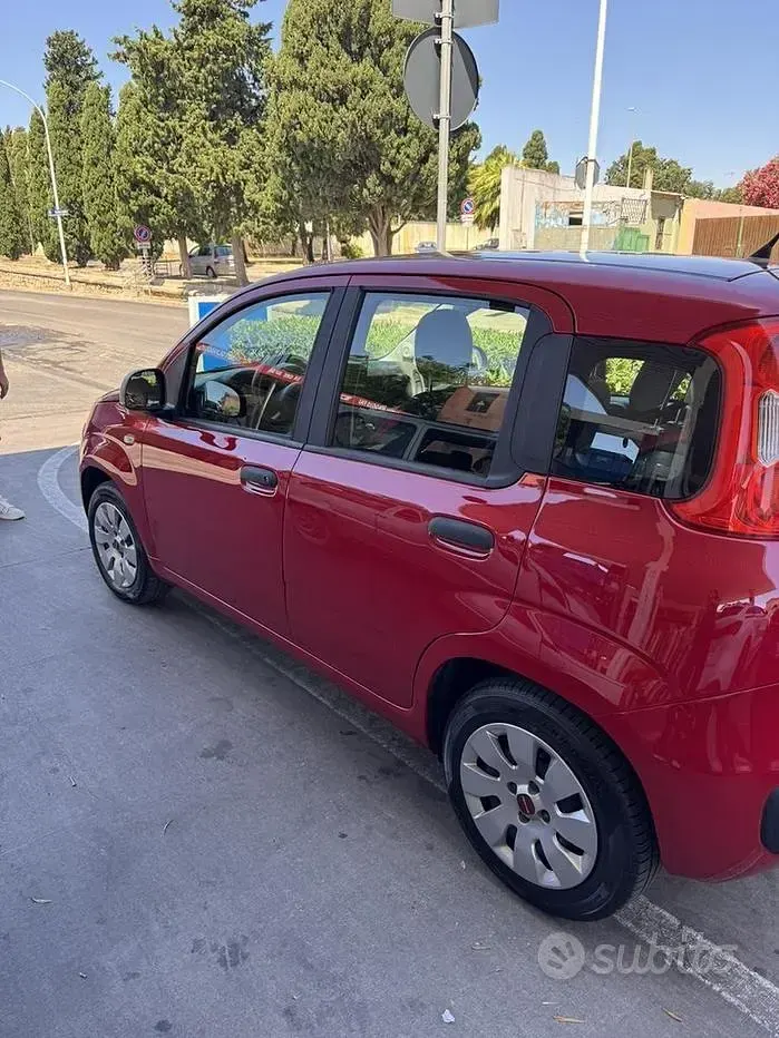 Usata Fiat Panda 75 CV (55 kW) 2012 Rosso Utilitaria