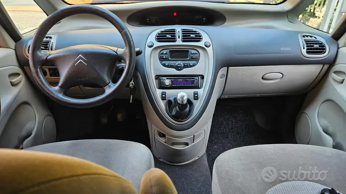 Usata Citroën Xsara Picasso 109 CV (80 kW) 2006 Bluazzurro Monovolume