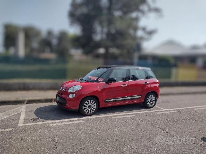Rosso Usata 2016 Fiat 500L Monovolume | 8500 € (Buon prezzo) - Immagine 1/4