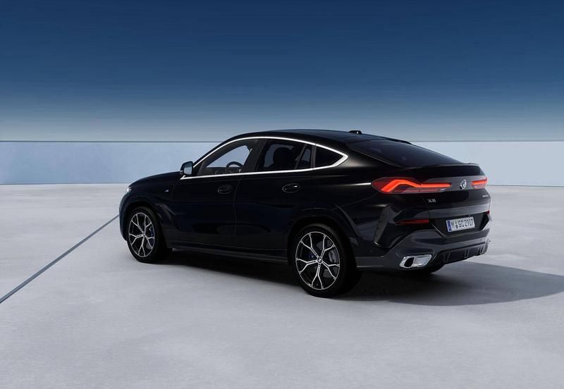 Nuova BMW X6 M Sport 298 CV (219 kW) 2025 Black sapphire SUV
