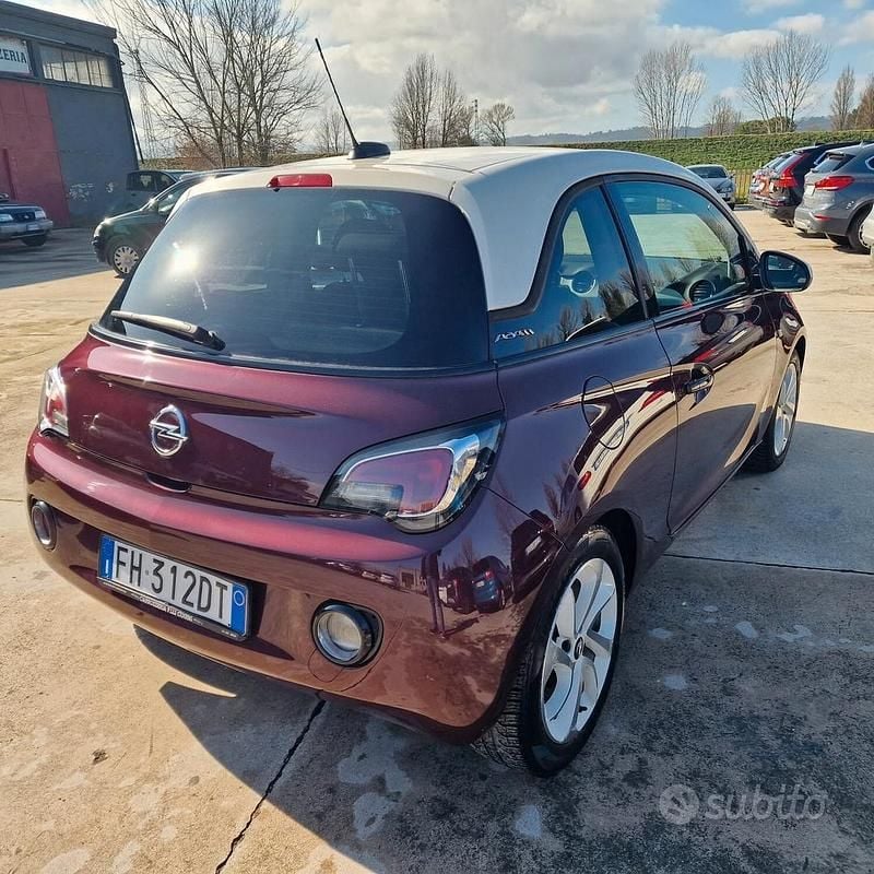 Usata Opel Adam 70 CV (51 kW) 2017 Viola Utilitaria