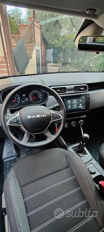 Usata Dacia Duster Journey 116 CV (85 kW) 2023 Grigio SUV