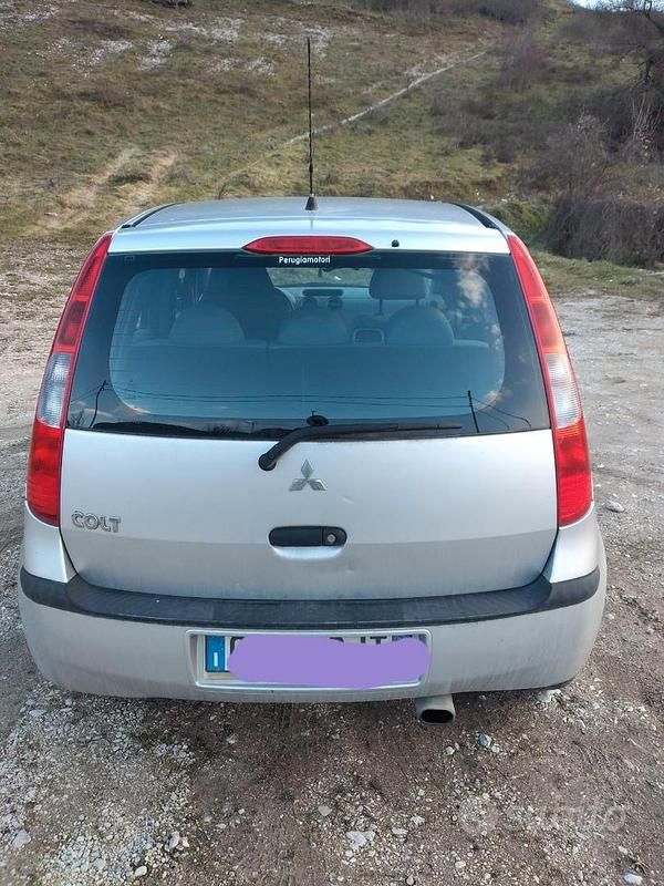 Usata Mitsubishi Colt Invite 95 CV (69 kW) 2006 Grigio Utilitaria