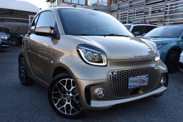 Usata Smart ForTwo Electric Drive 41 kW (56 CV) 2021 Oro metallizzato Utilitaria